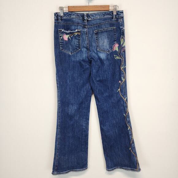Bandolino Embroidered Stretch Jeans Size 8 30" Frayed Pockets Medium Wash Y2K - Picture 2 of 11